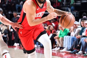 开云体育app -NBA常规赛赛程吃紧，波士顿凯尔特人关键时刻手感冰凉，态度坚定，身体对抗强度拉满的简单介绍